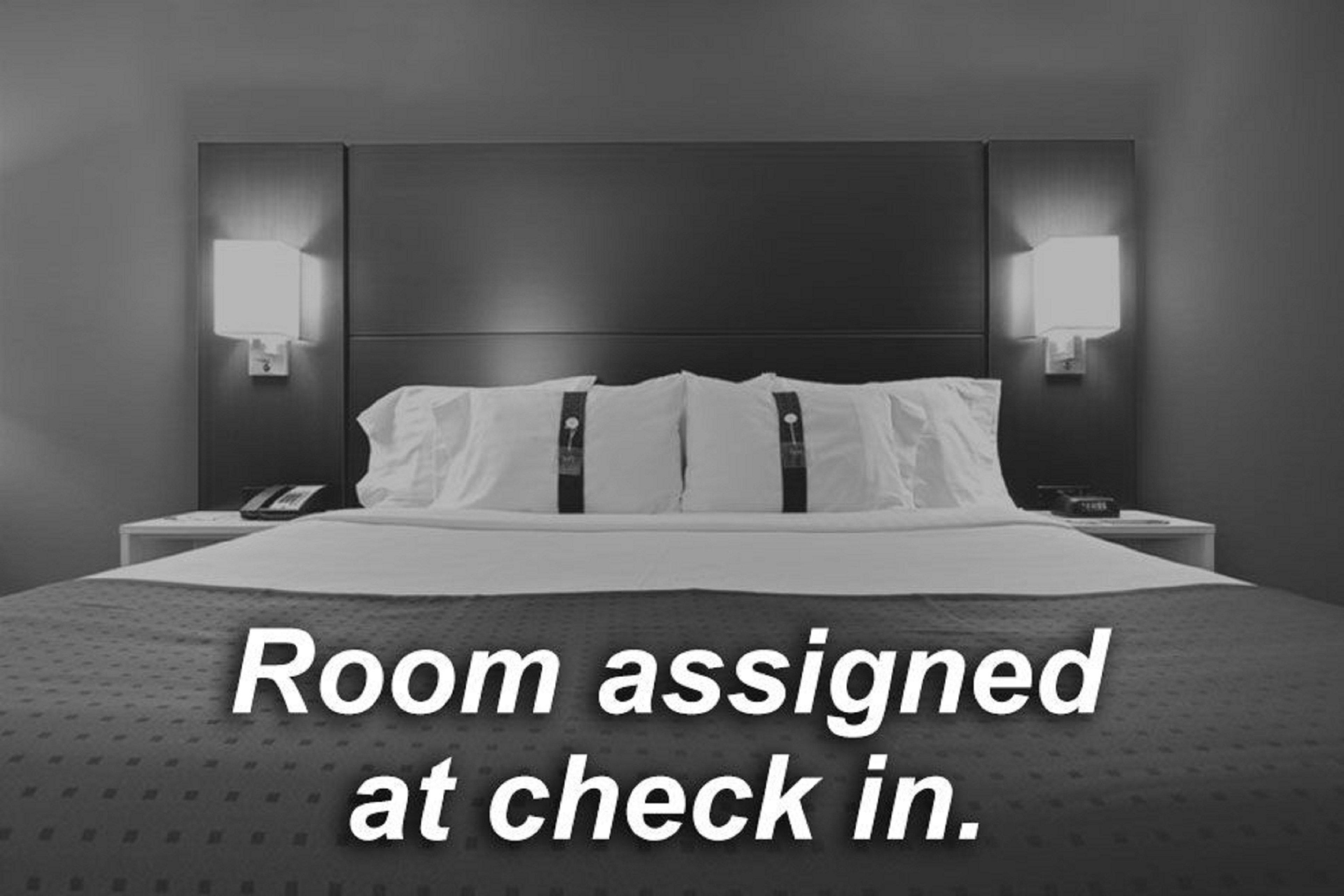 Holiday Inn Express Cedar Rapids - Collins Road By Ihg Εξωτερικό φωτογραφία