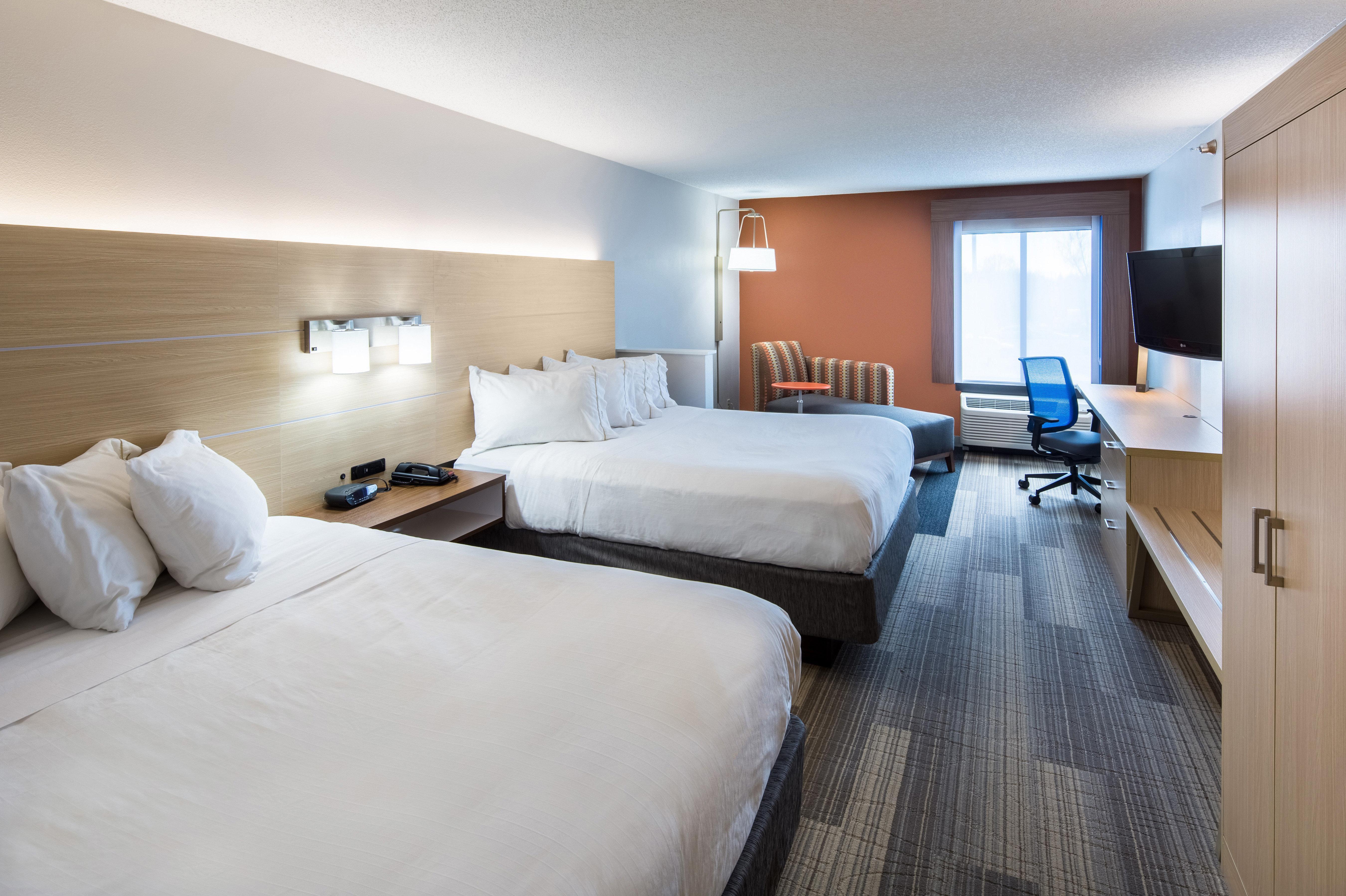 Holiday Inn Express Cedar Rapids - Collins Road By Ihg Εξωτερικό φωτογραφία