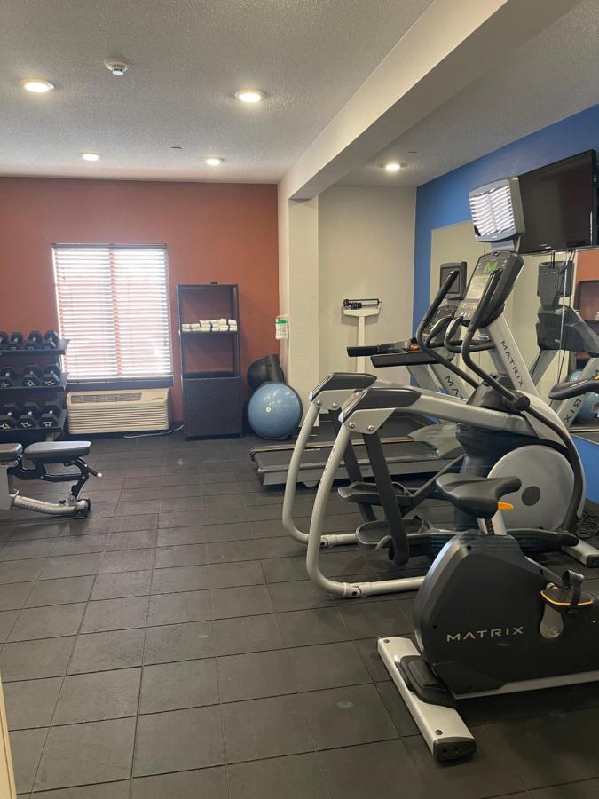 Holiday Inn Express Cedar Rapids - Collins Road By Ihg Εξωτερικό φωτογραφία