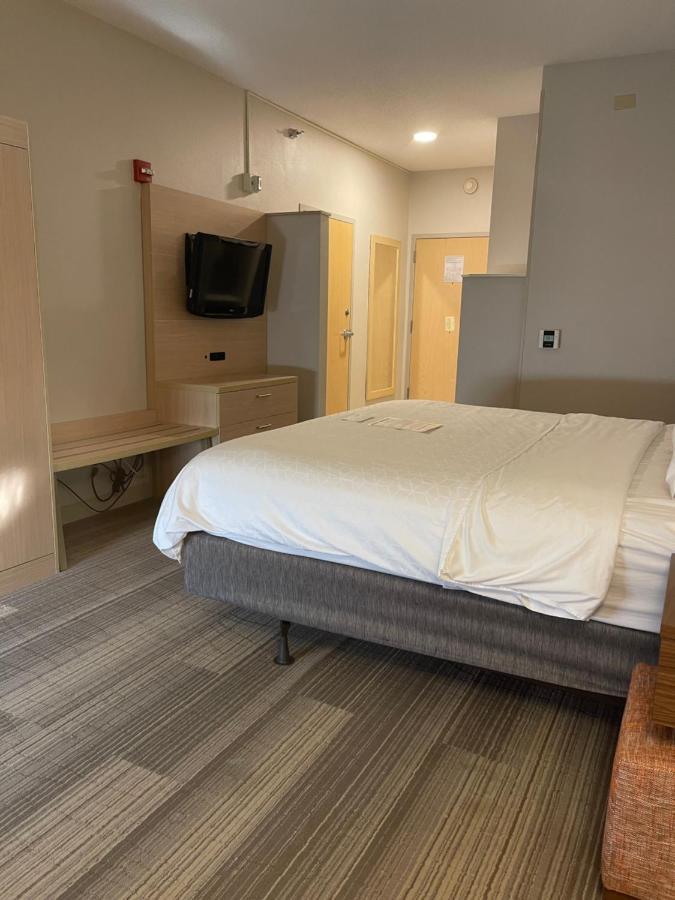 Holiday Inn Express Cedar Rapids - Collins Road By Ihg Εξωτερικό φωτογραφία