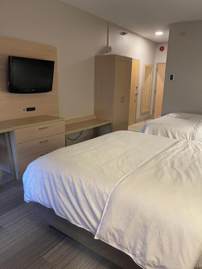 Holiday Inn Express Cedar Rapids - Collins Road By Ihg Εξωτερικό φωτογραφία