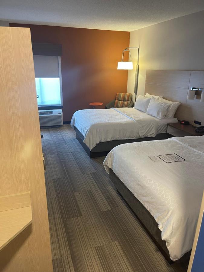 Holiday Inn Express Cedar Rapids - Collins Road By Ihg Εξωτερικό φωτογραφία