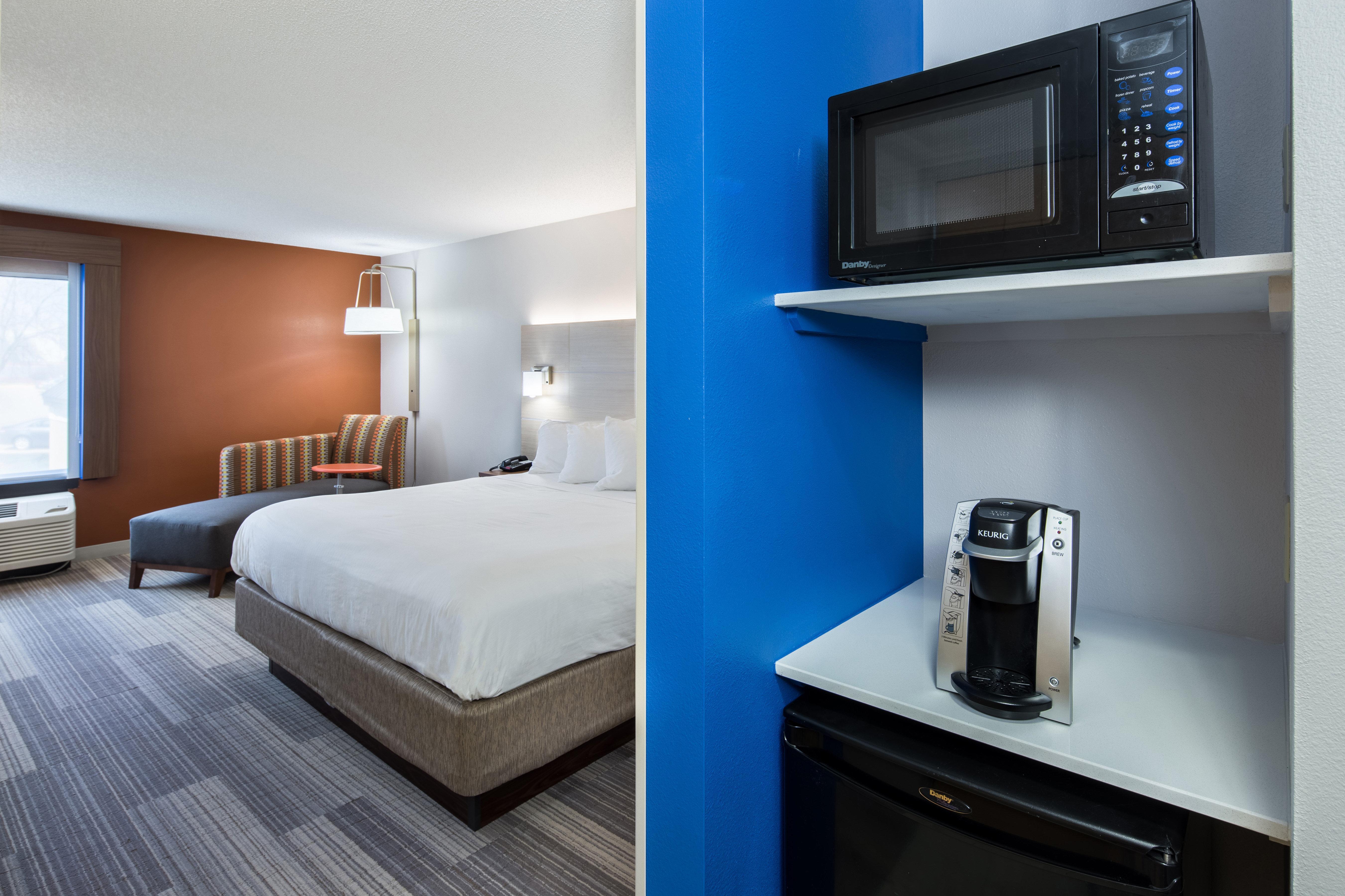 Holiday Inn Express Cedar Rapids - Collins Road By Ihg Εξωτερικό φωτογραφία