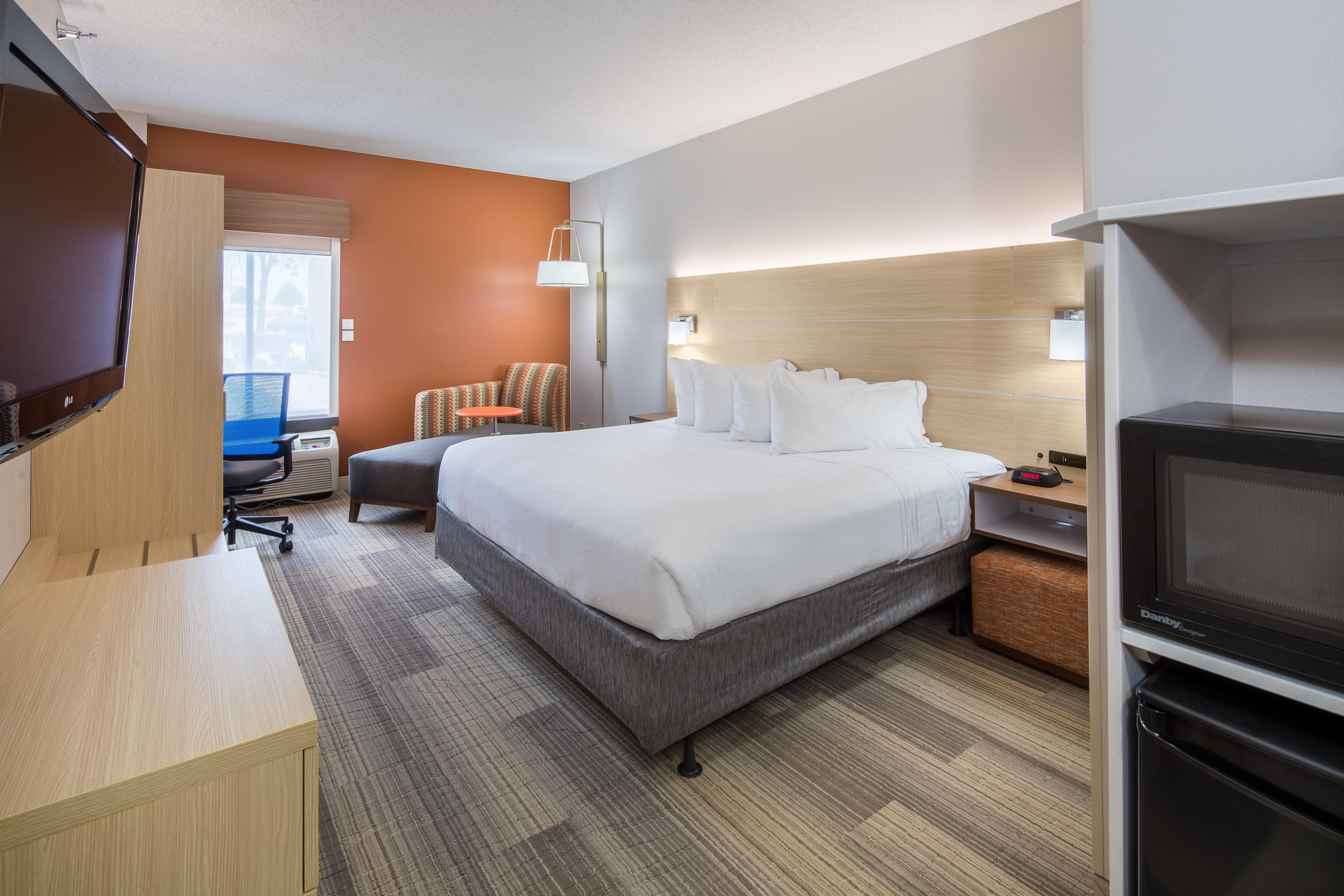 Holiday Inn Express Cedar Rapids - Collins Road By Ihg Εξωτερικό φωτογραφία