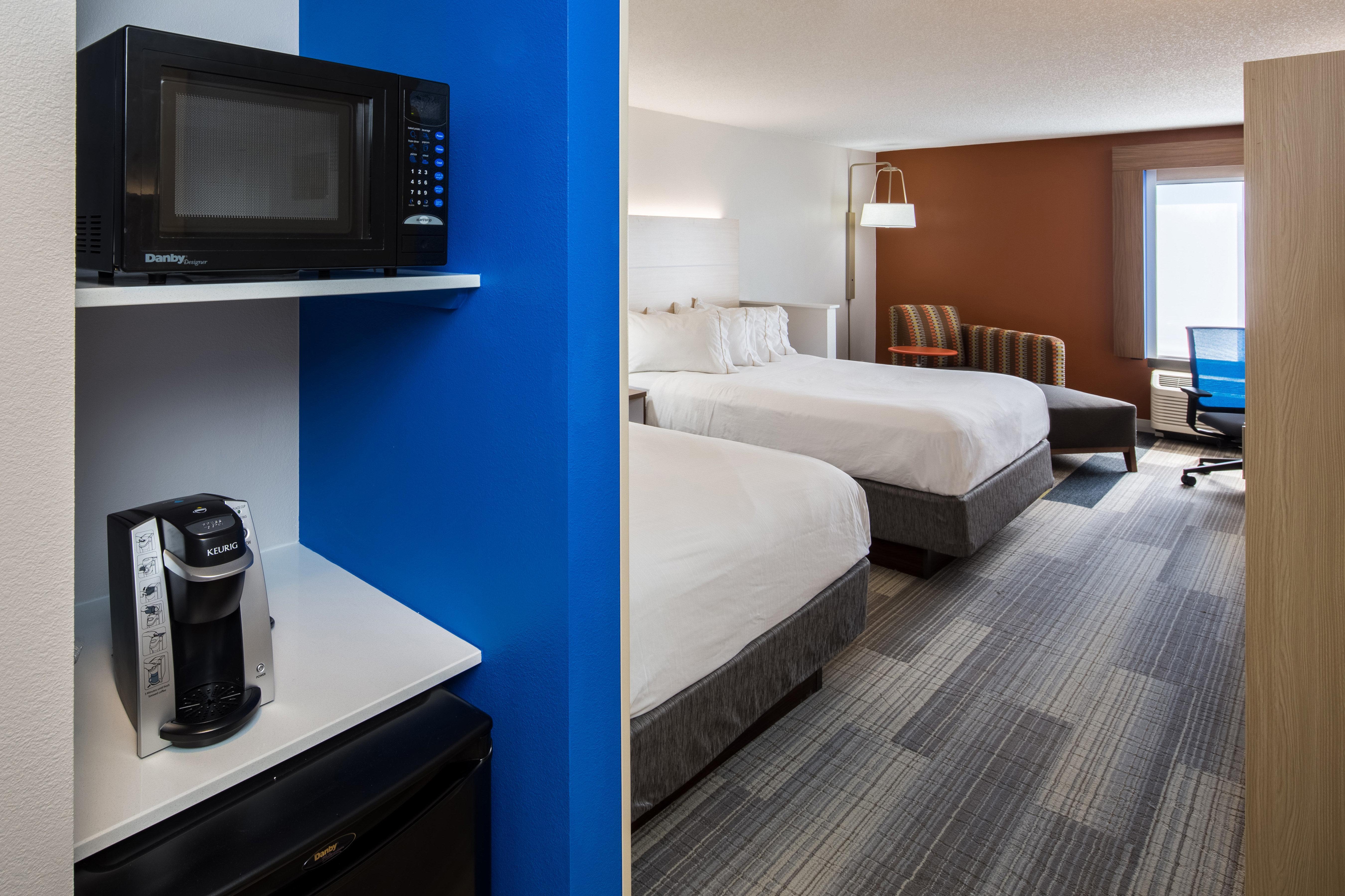 Holiday Inn Express Cedar Rapids - Collins Road By Ihg Εξωτερικό φωτογραφία
