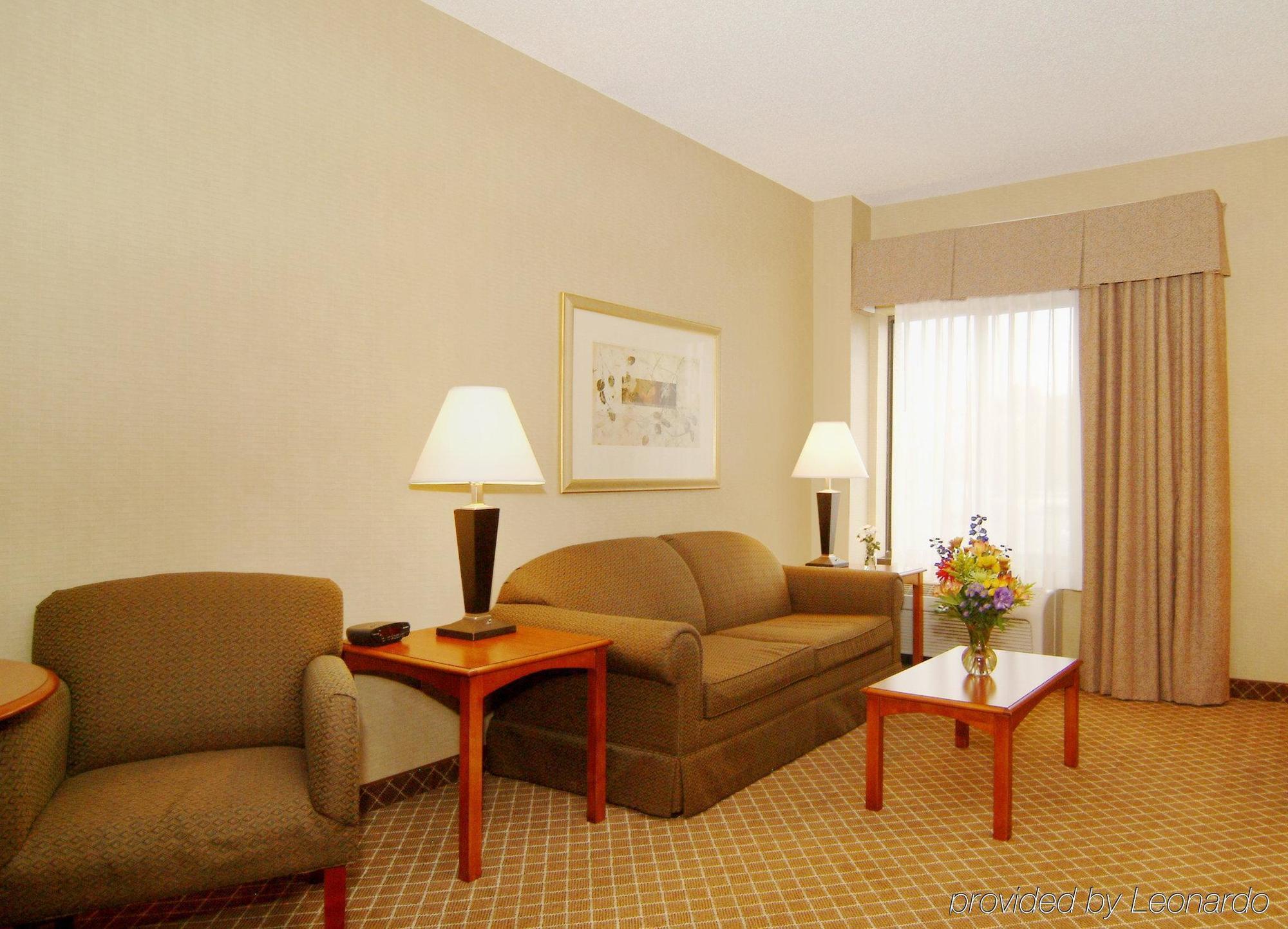 Holiday Inn Express Cedar Rapids - Collins Road By Ihg Δωμάτιο φωτογραφία